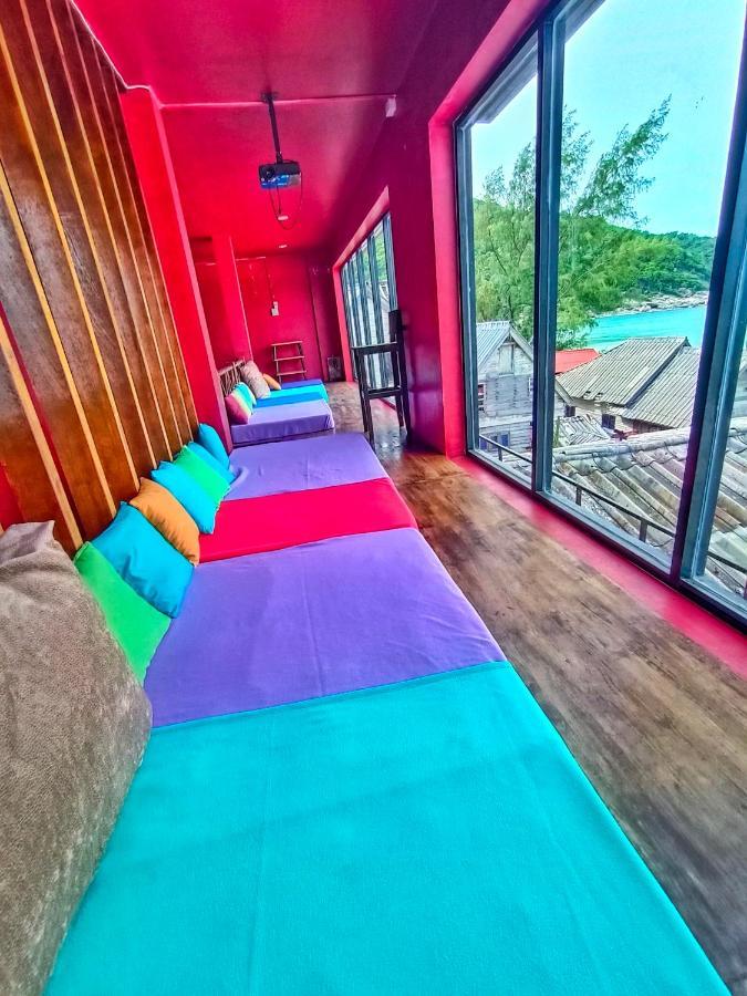 Out! A Radically Inclusive Beach Hostel By Wild & Wandering Haad Rin Exterior photo
